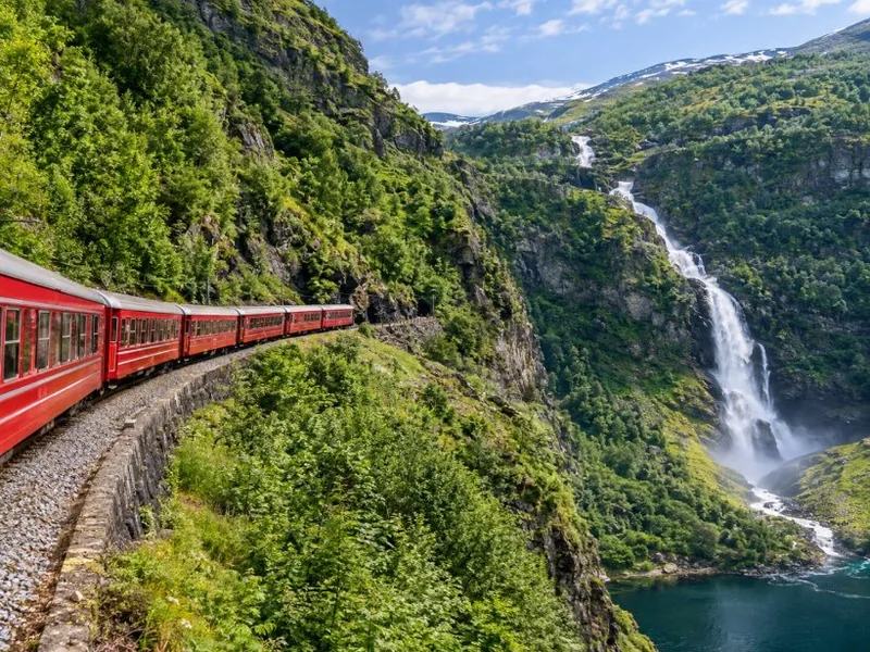Bergen: Viking Village, Nærøyfjord Cruise & Flåm Railway